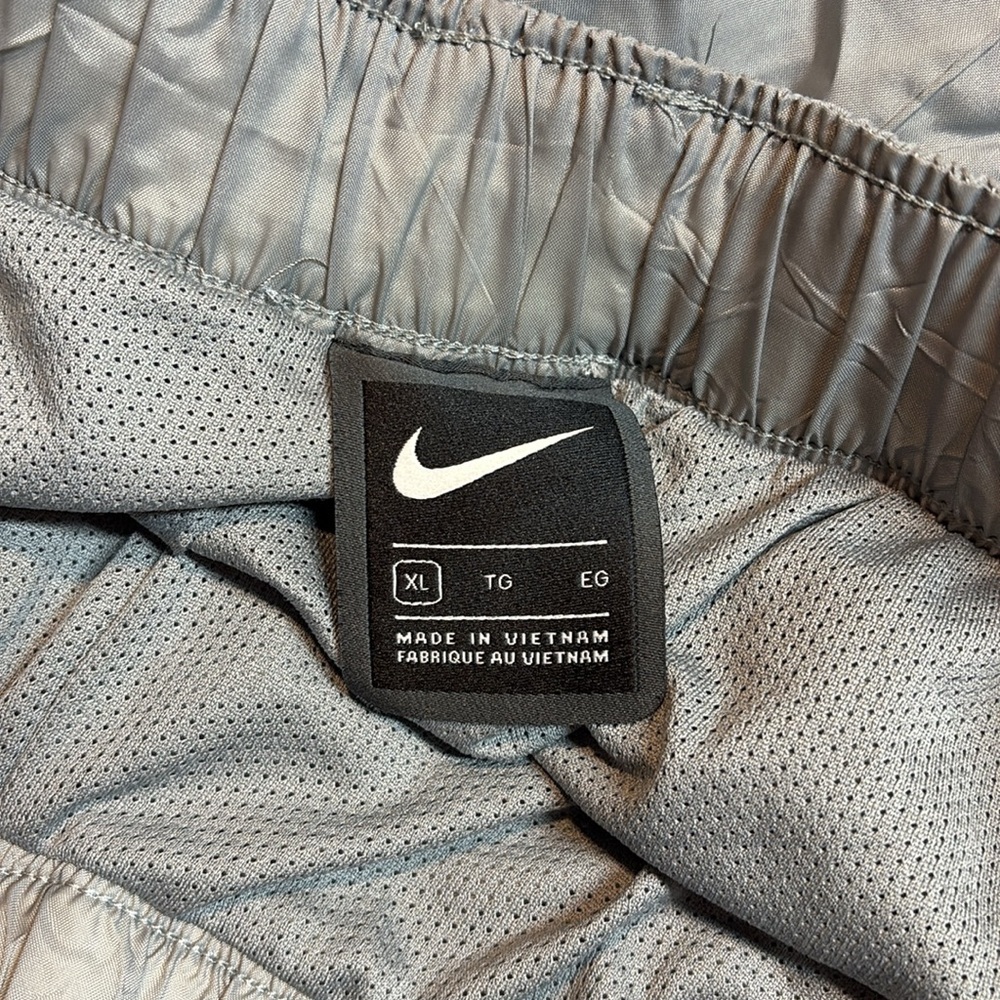 Nike Sportswear Tech Pack 9” Nylon Gray Crinkle Shorts CJ5188-073 XL - Picture 6 of 8